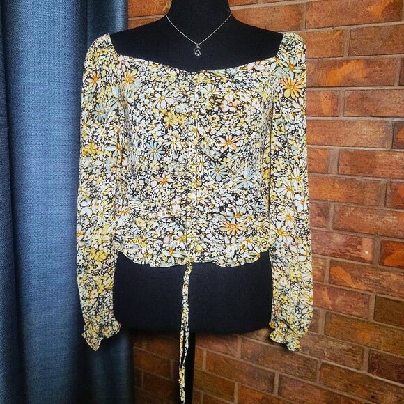 NWT! ASTR The Label Blouse Mini Floral Front Tie Rouched Ruffled Edges - Size S - Picture 1 of 13